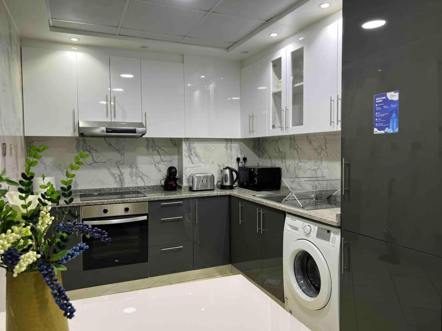 Pristine Apartment Sunrise View At 51St 두바이 외부 사진